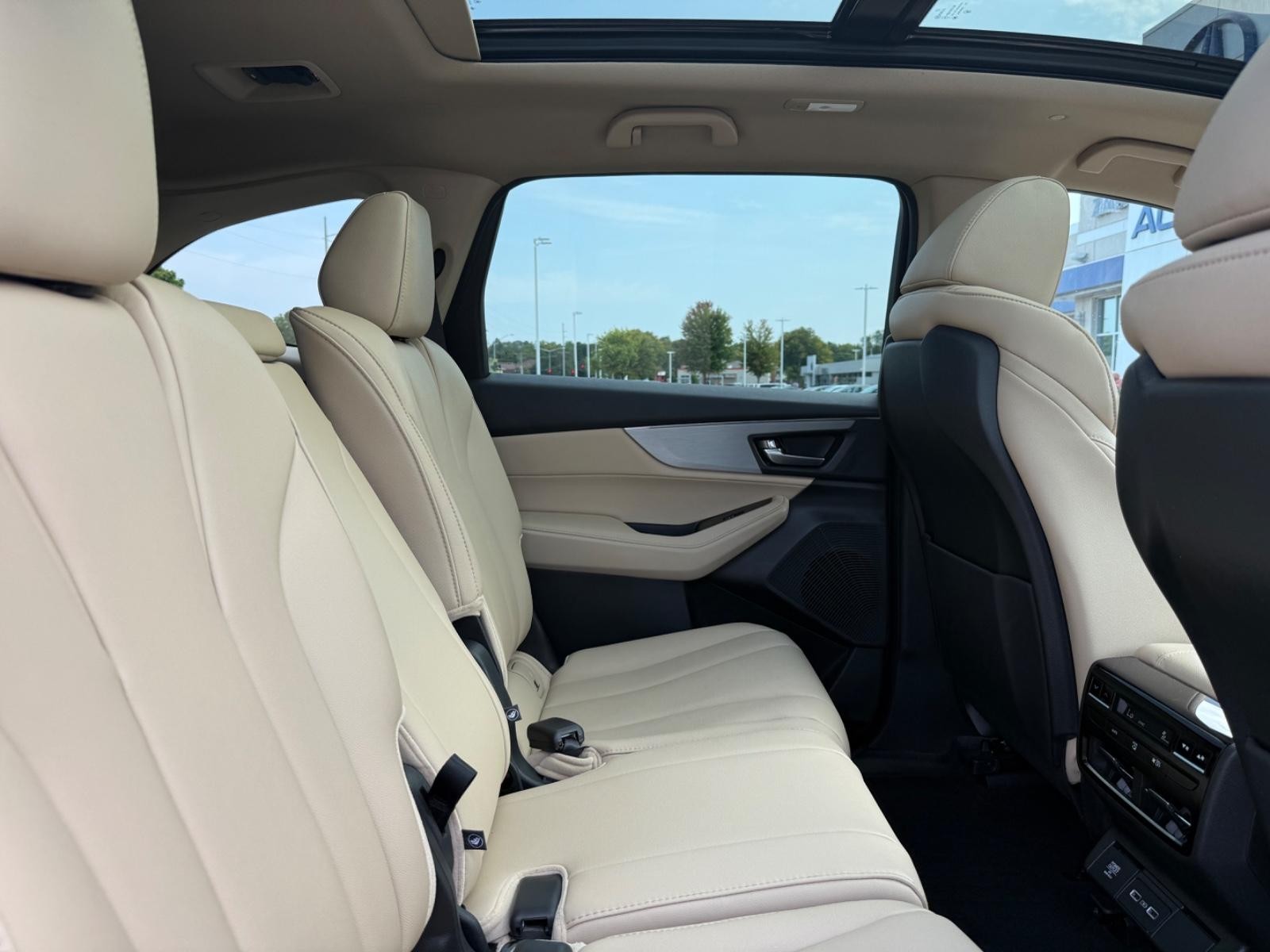 Acura MDX Vehicle Image 10