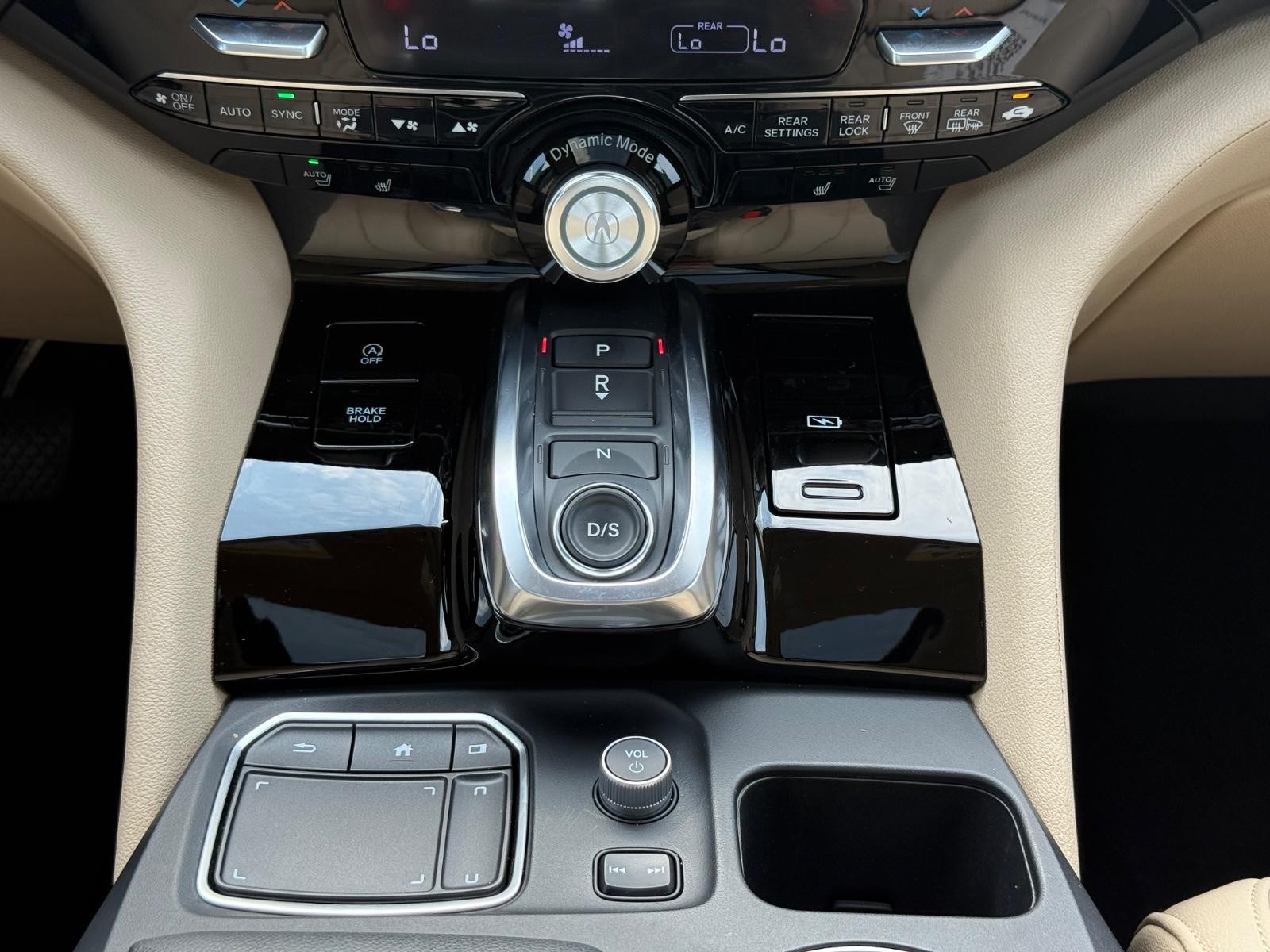 Acura MDX Vehicle Image 13