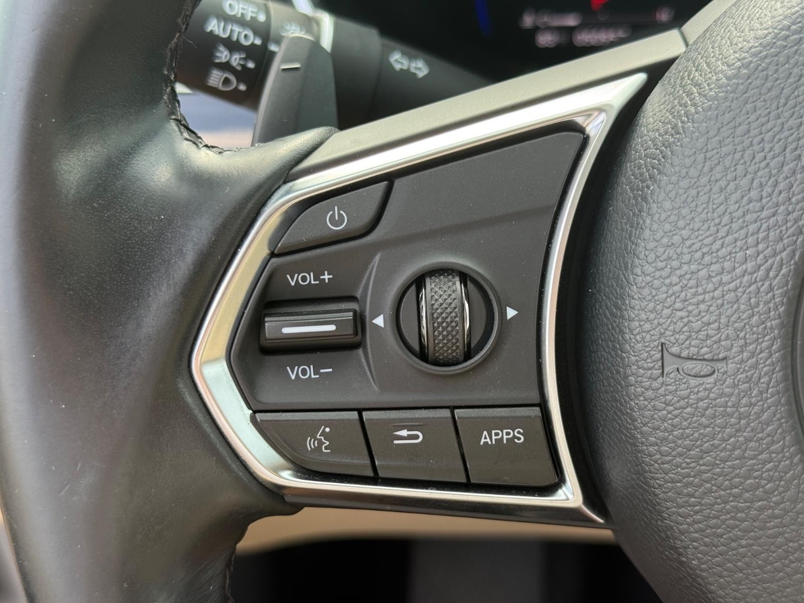 Acura MDX Vehicle Image 17