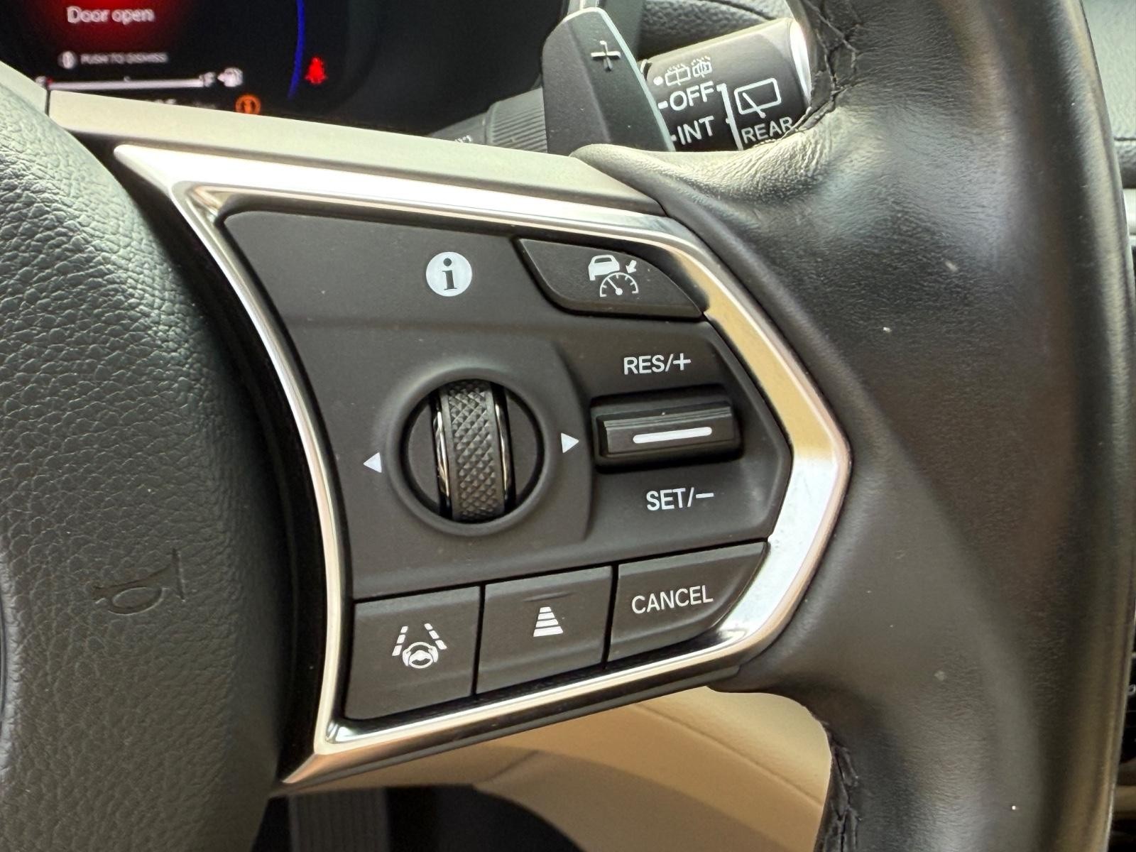 Acura MDX Vehicle Image 18
