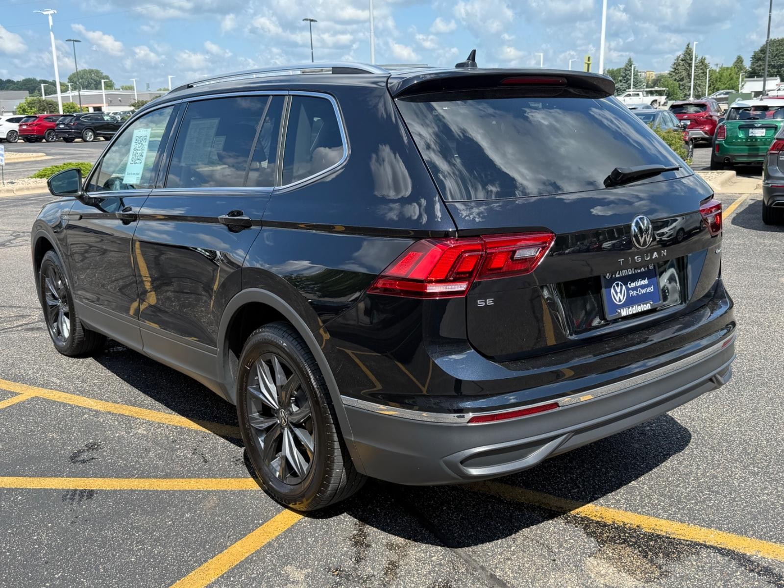 Volkswagen Tiguan Vehicle Image 06