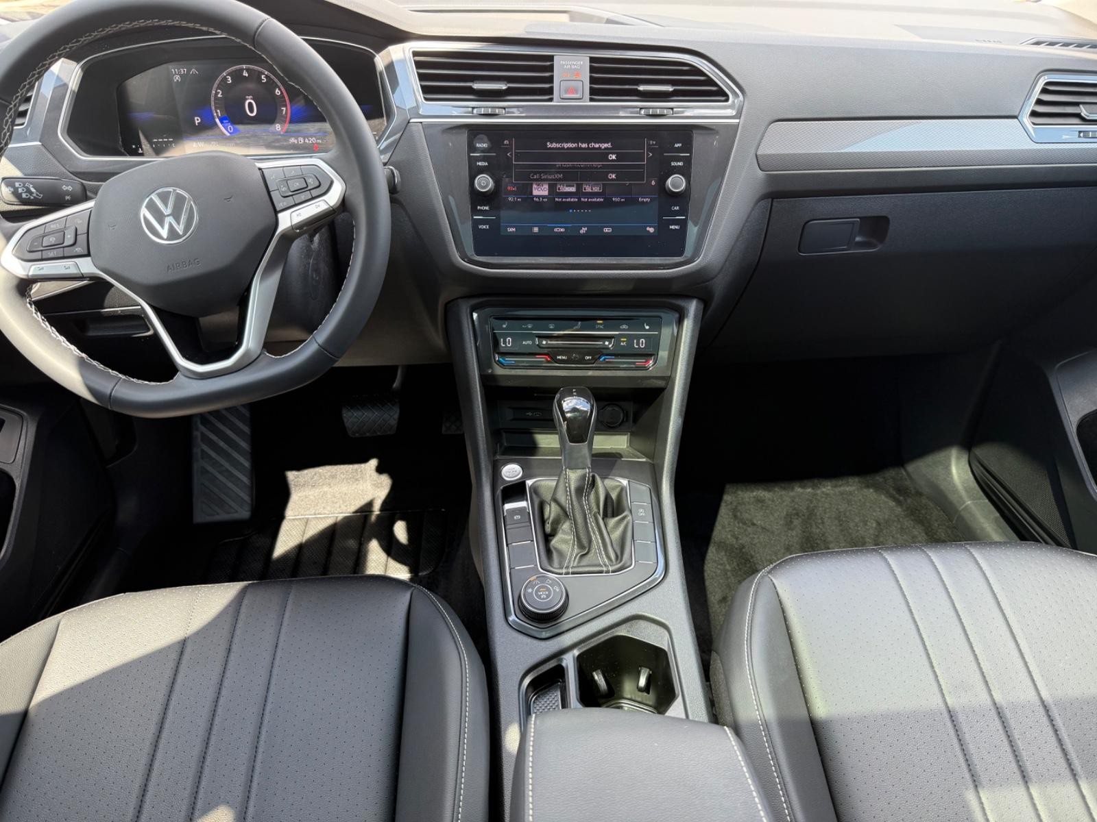 Volkswagen Tiguan Vehicle Image 11