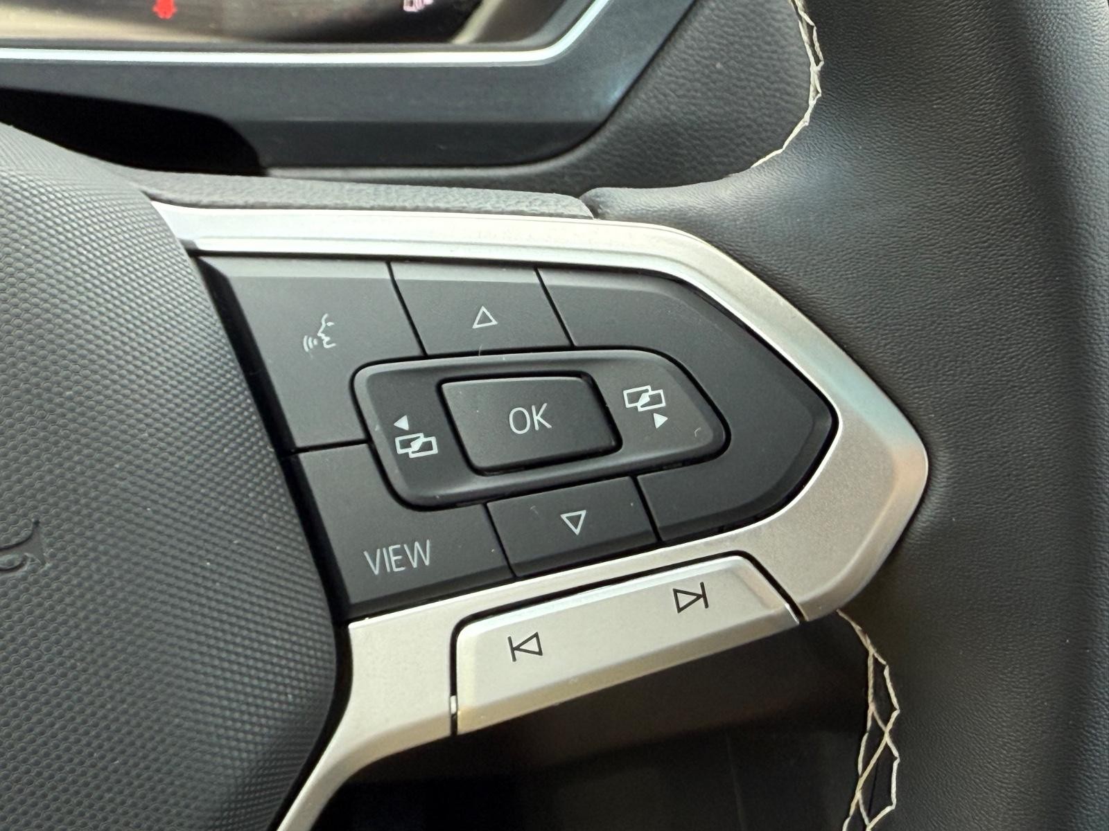 Volkswagen Tiguan Vehicle Image 17