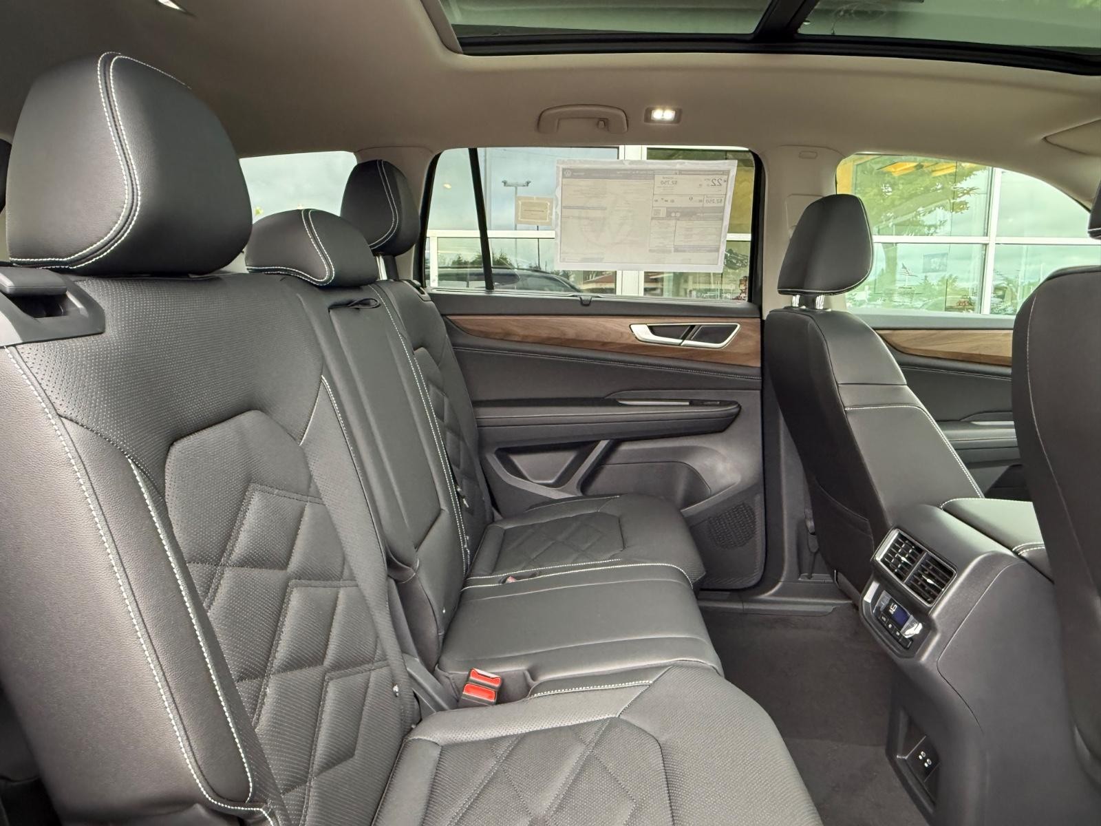 Volkswagen Atlas Vehicle Image 06