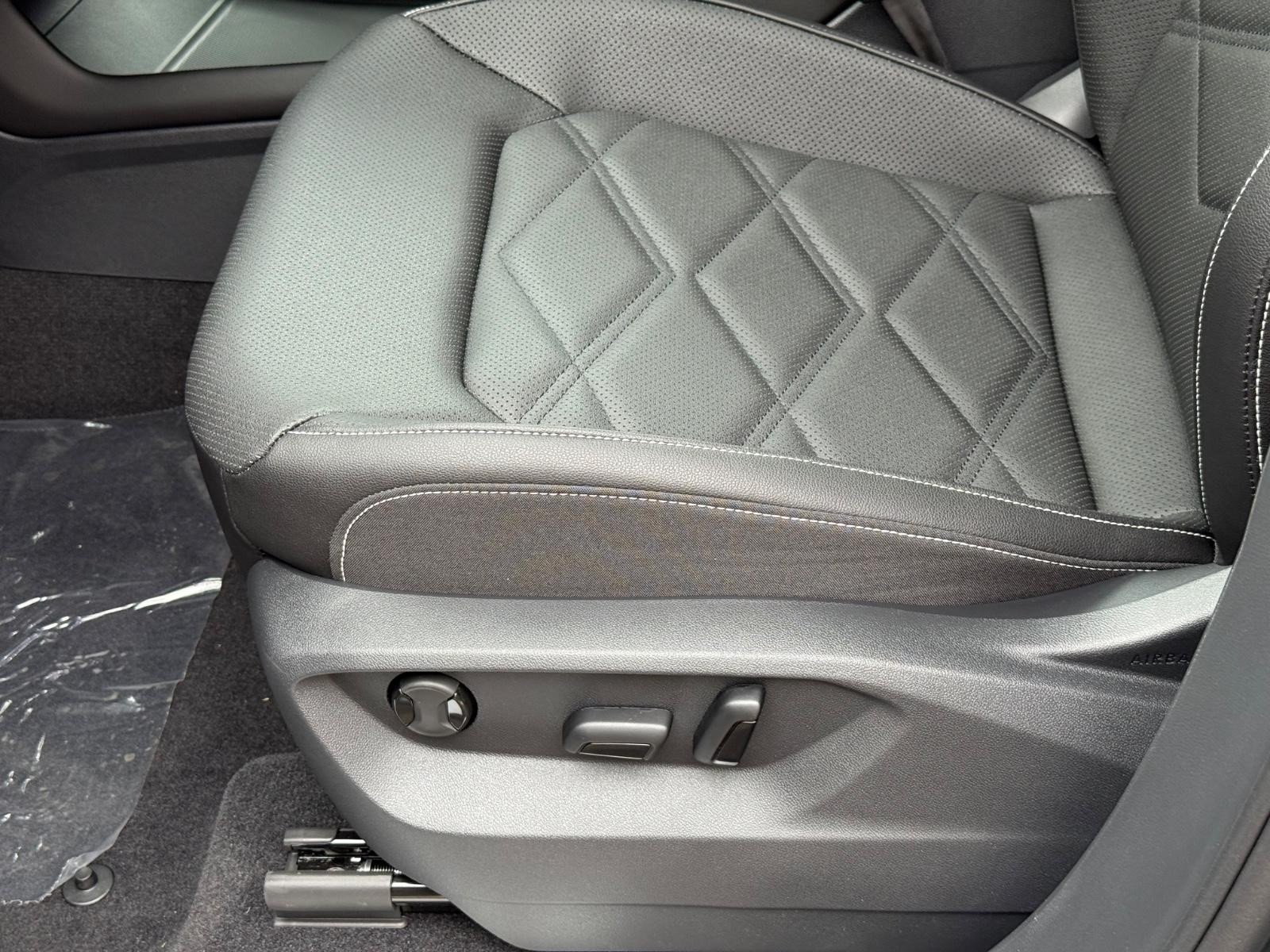 Volkswagen Atlas Vehicle Image 17