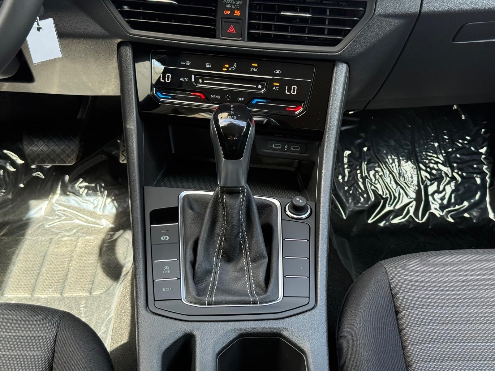 Volkswagen Jetta Vehicle Image 08