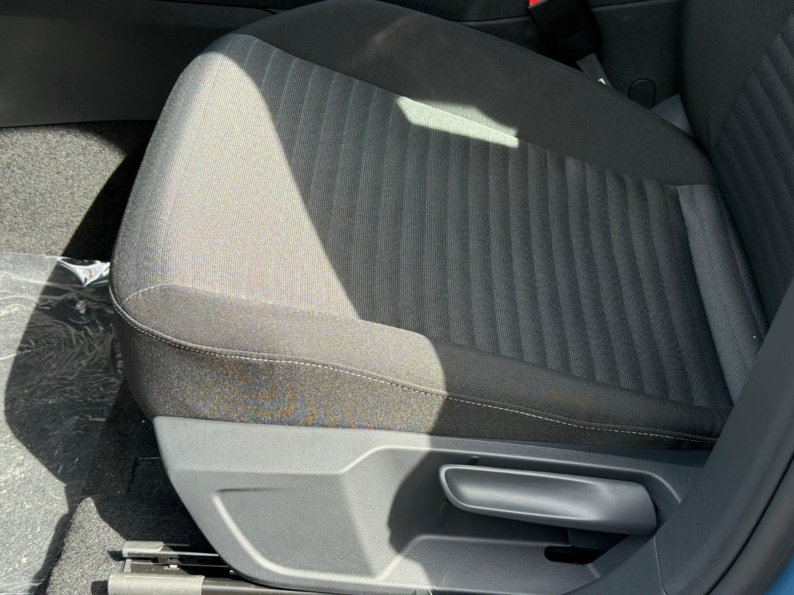 Volkswagen Jetta Vehicle Image 15