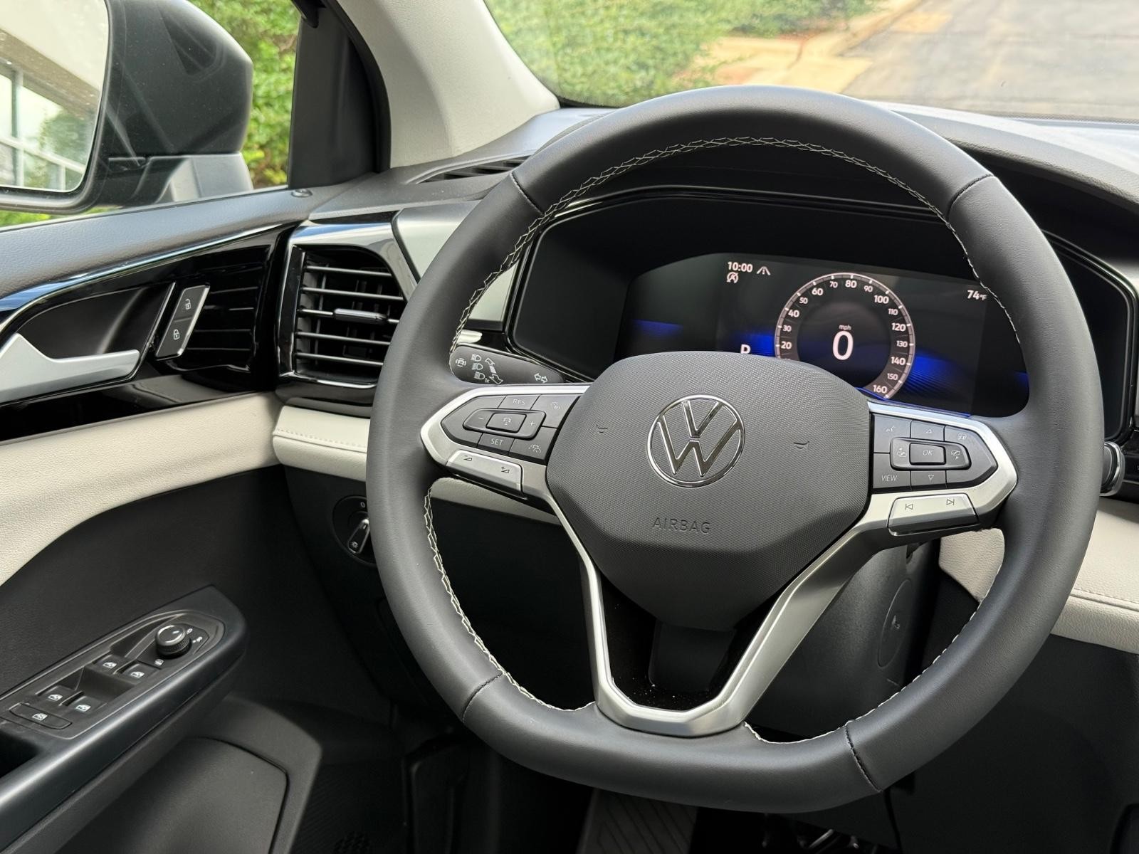 Volkswagen Taos Vehicle Image 09