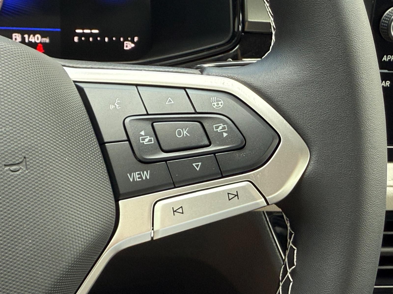 Volkswagen Taos Vehicle Image 12