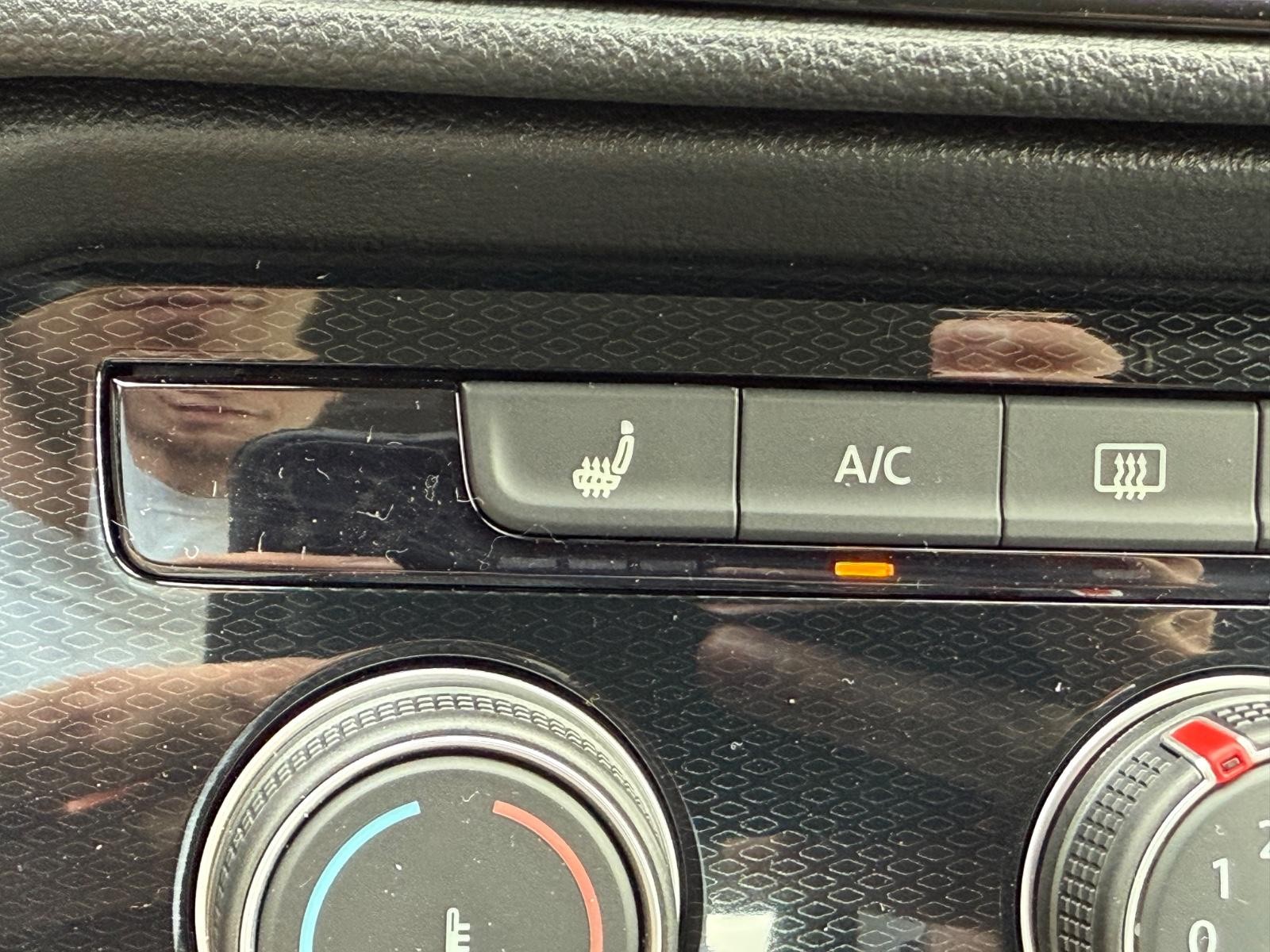 Volkswagen Taos Vehicle Image 14