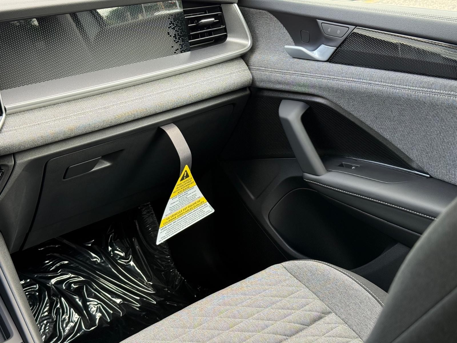 Volkswagen Tiguan Vehicle Image 09