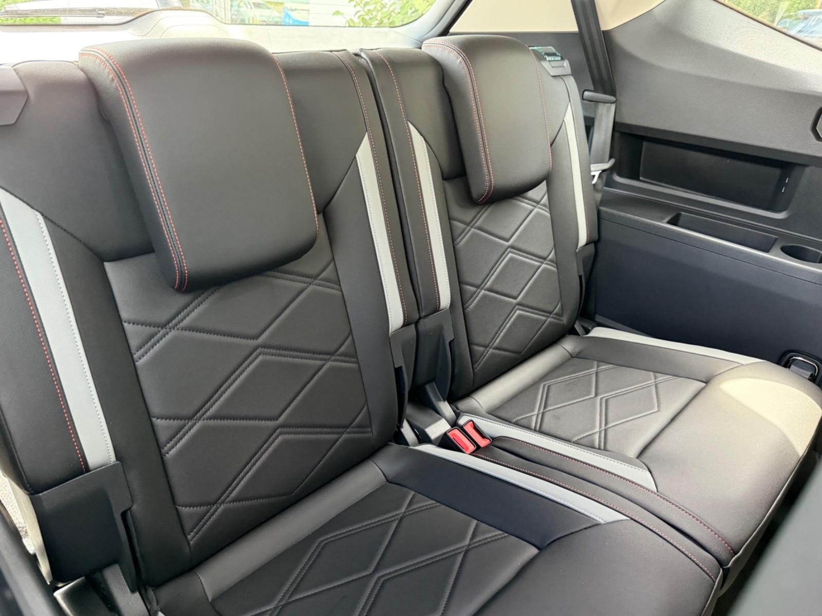 Volkswagen Atlas Vehicle Image 05