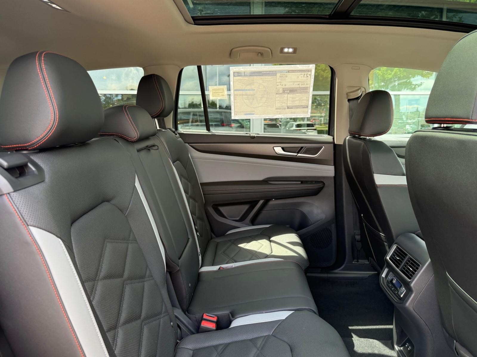 Volkswagen Atlas Vehicle Image 06