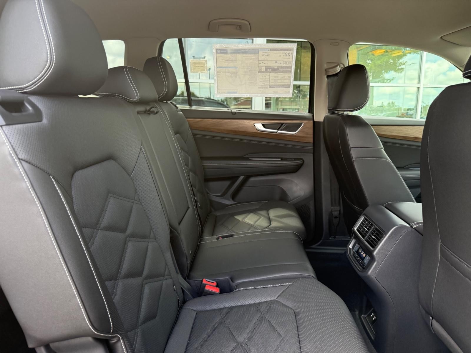 Volkswagen Atlas Vehicle Image 06