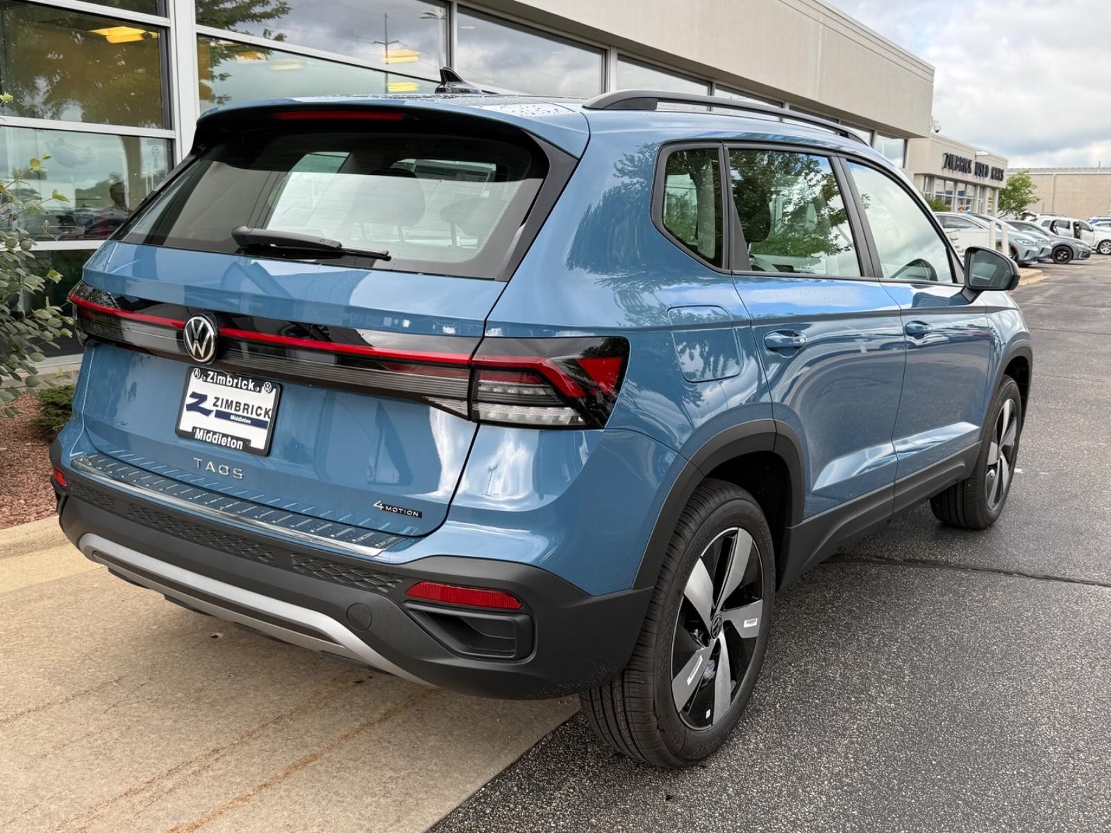 Volkswagen Taos Vehicle Image 03