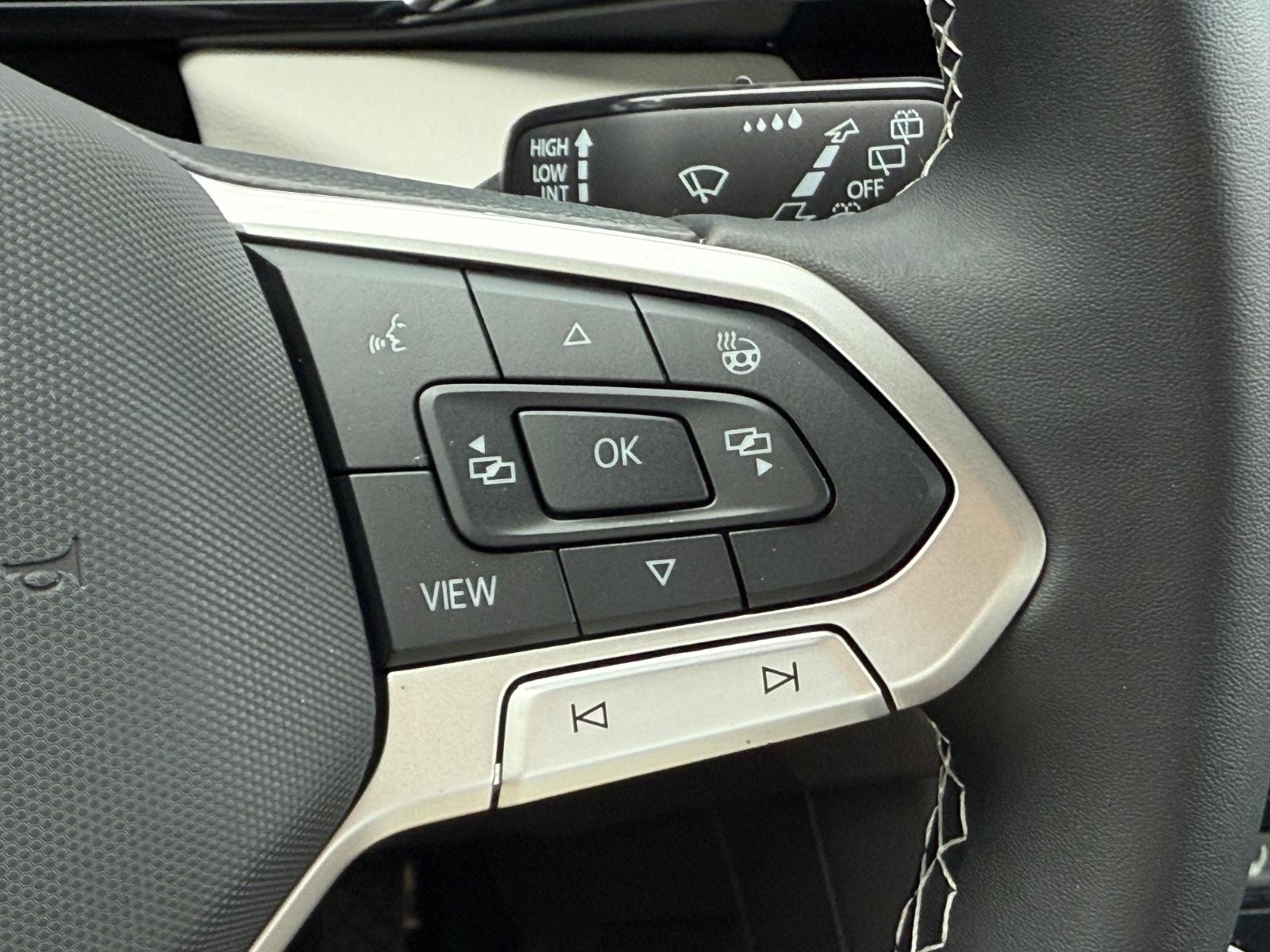 Volkswagen Taos Vehicle Image 13
