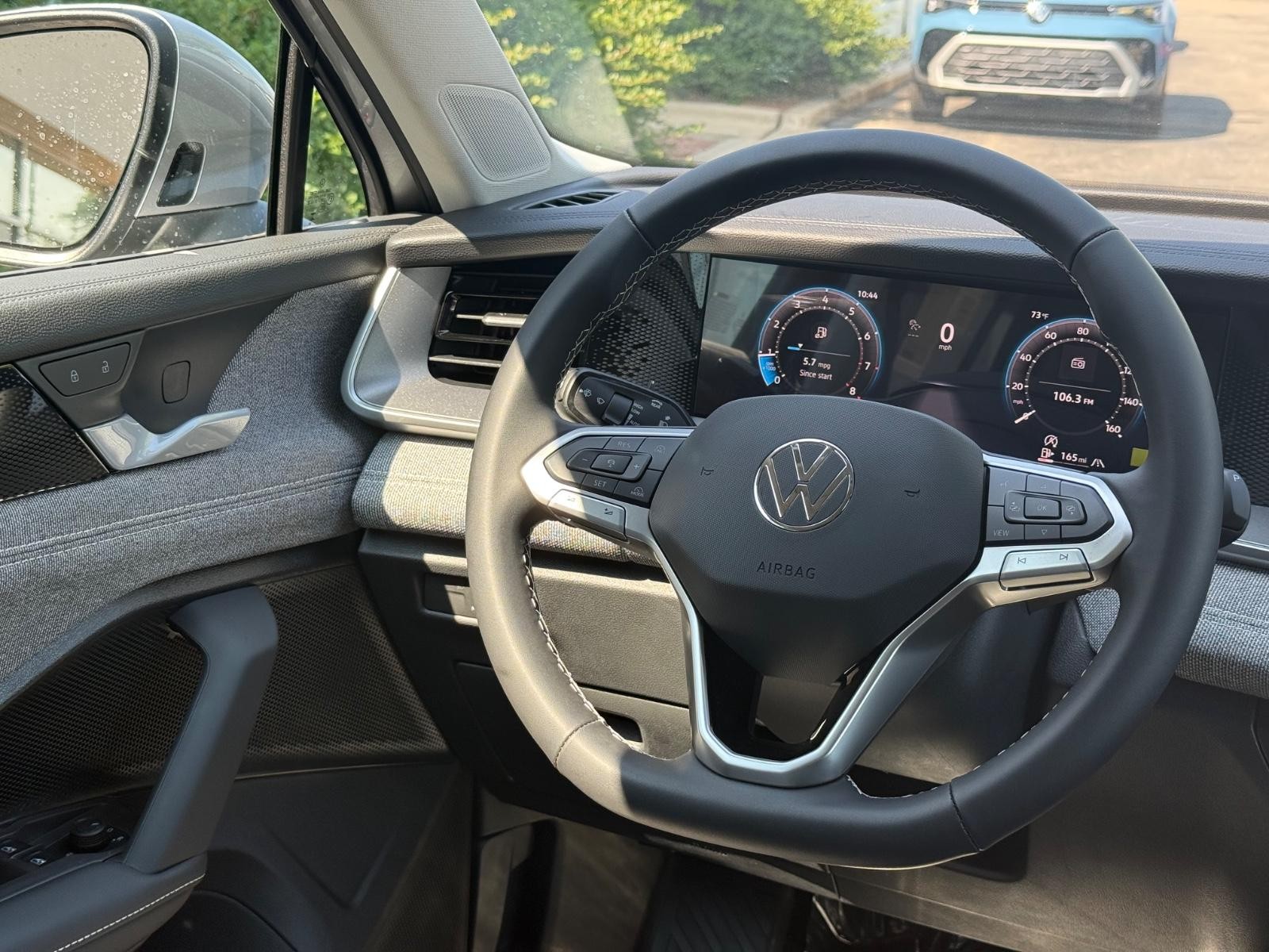 Volkswagen Tiguan Vehicle Image 08