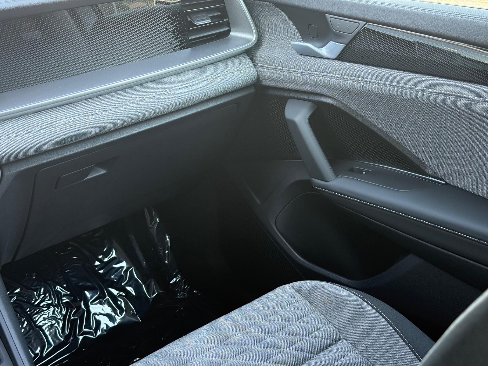 Volkswagen Tiguan Vehicle Image 09