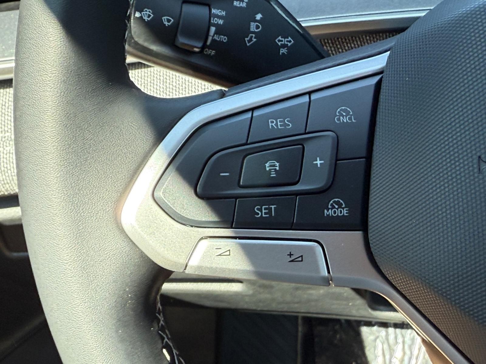 Volkswagen Tiguan Vehicle Image 10