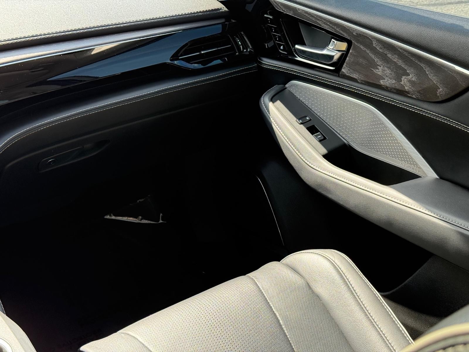 Acura MDX Vehicle Image 10