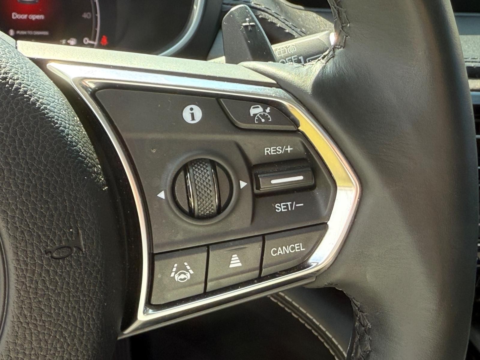 Acura MDX Vehicle Image 13
