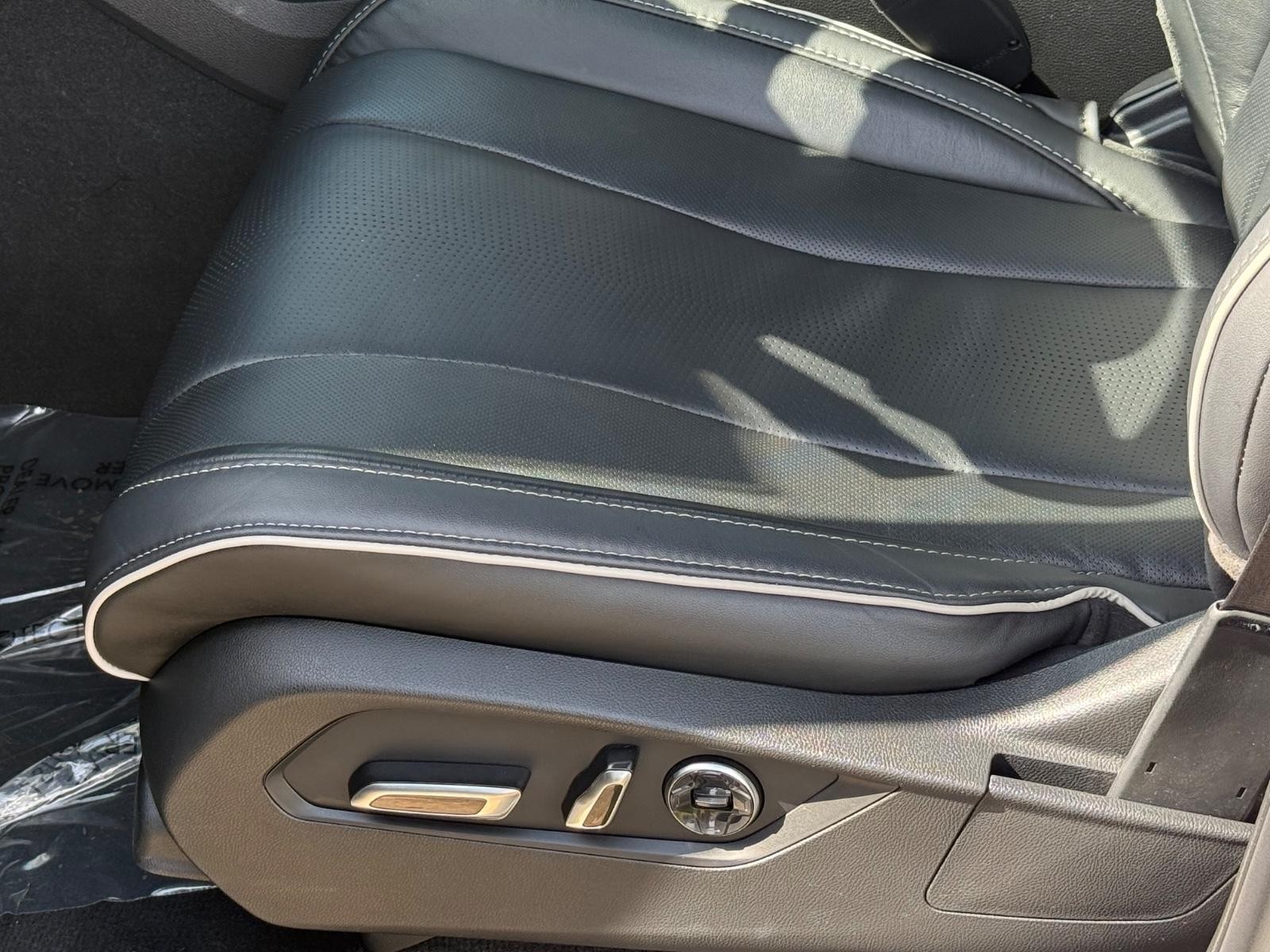 Acura MDX Vehicle Image 18