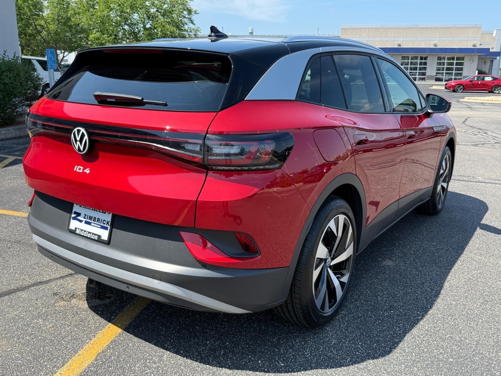 Volkswagen ID.4 Vehicle Image 03