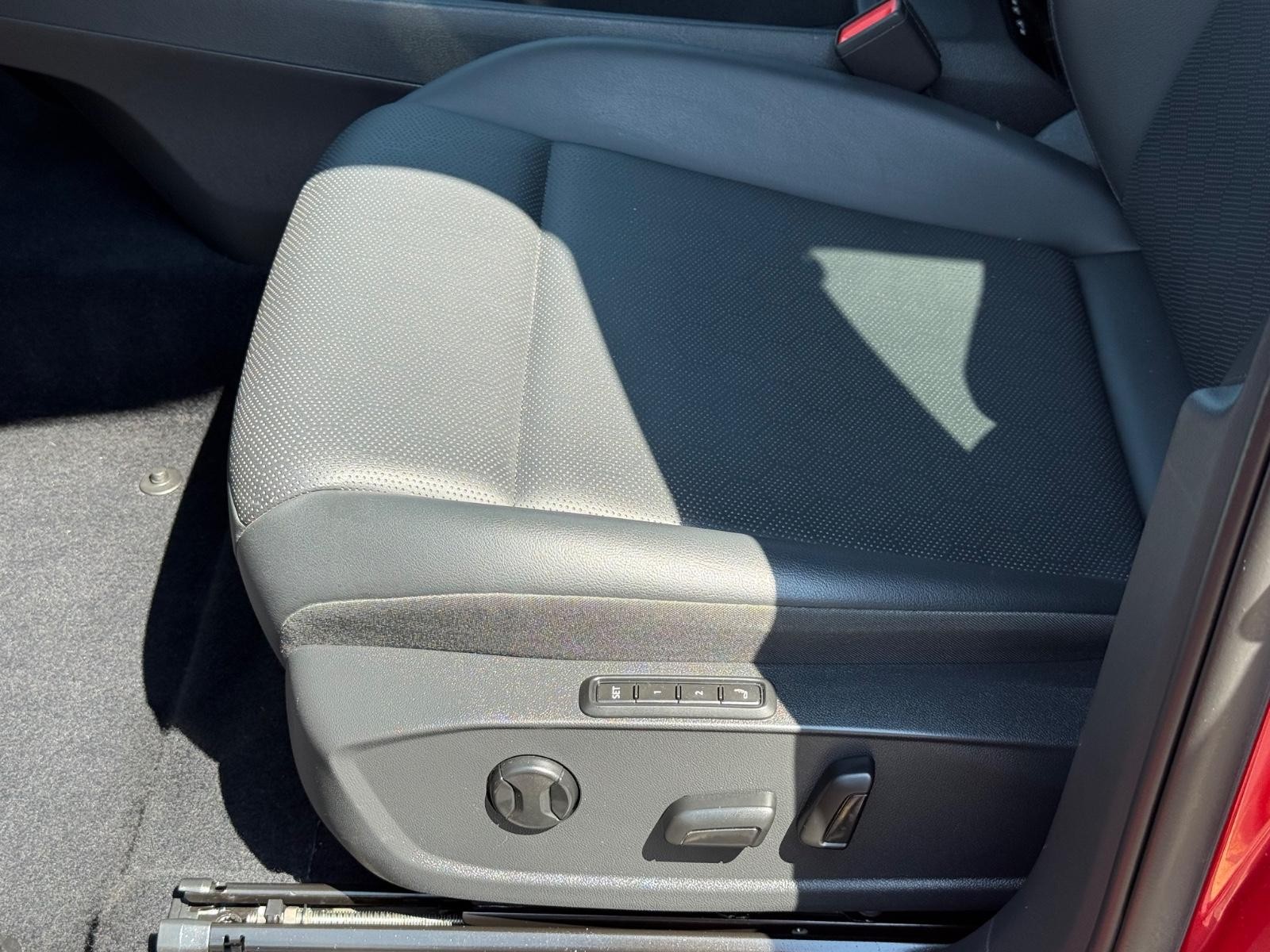 Volkswagen ID.4 Vehicle Image 22