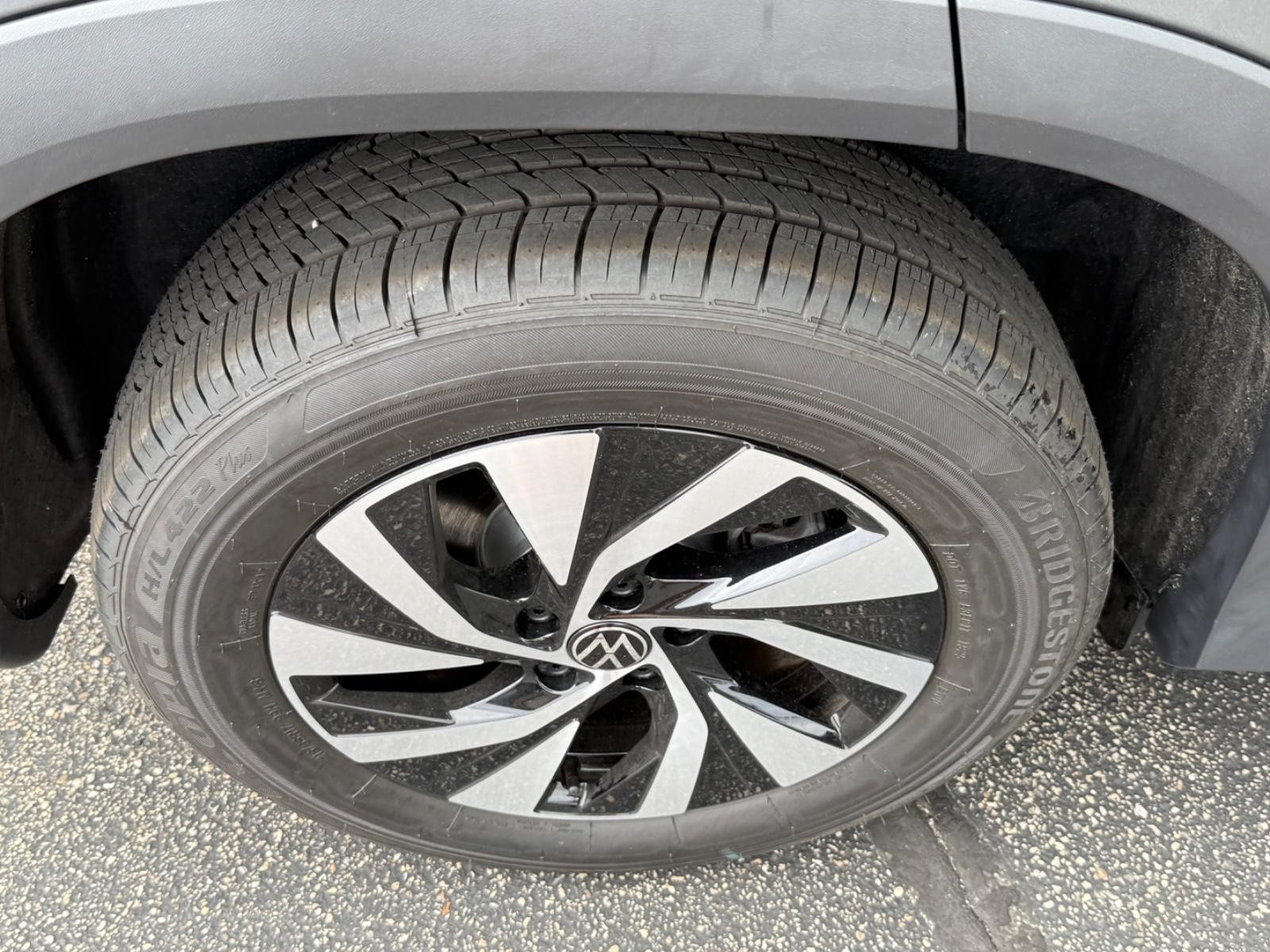 Volkswagen Tiguan Vehicle Image 04