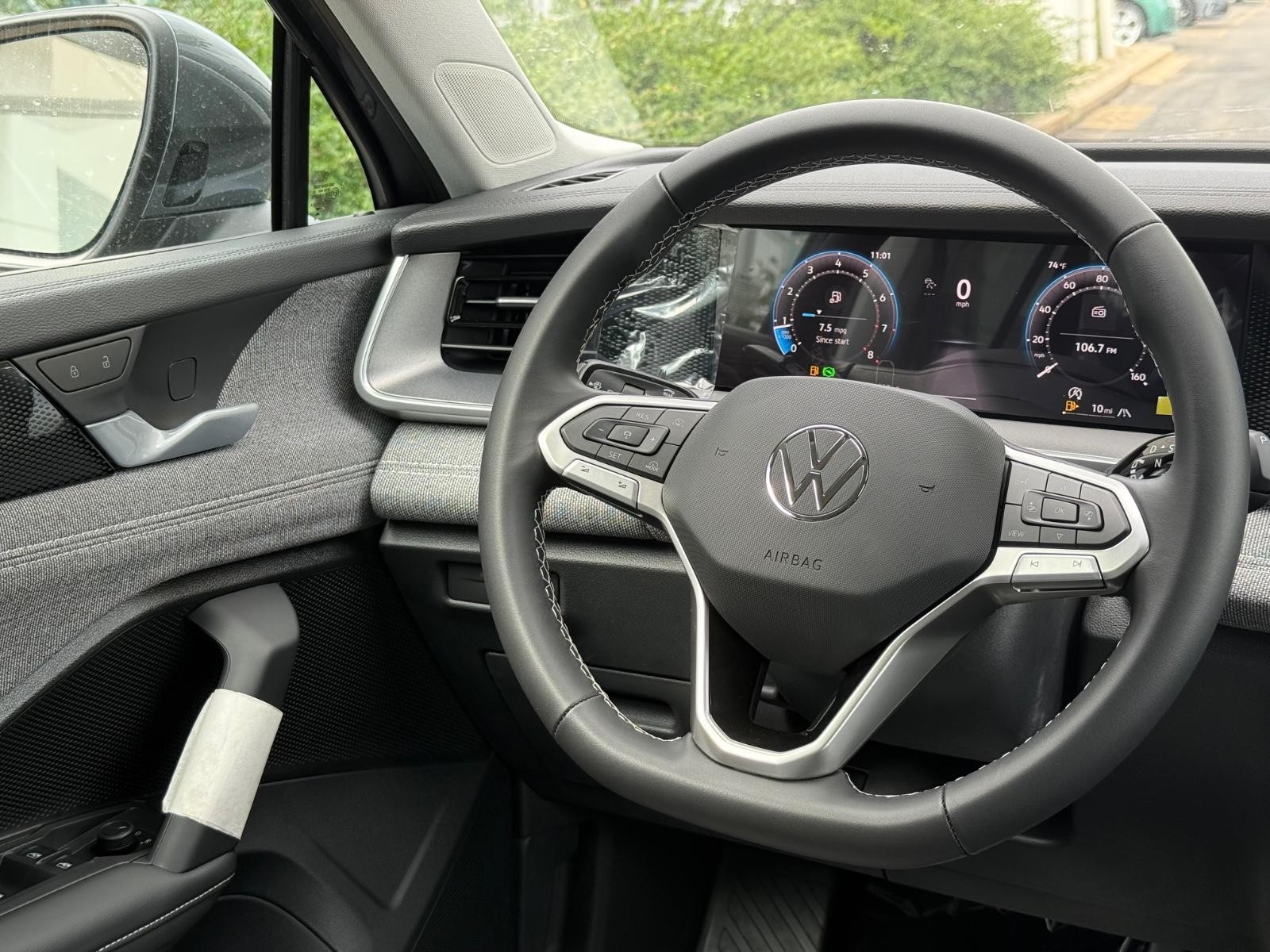 Volkswagen Tiguan Vehicle Image 08