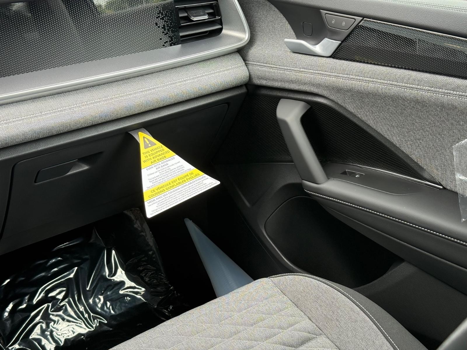 Volkswagen Tiguan Vehicle Image 09