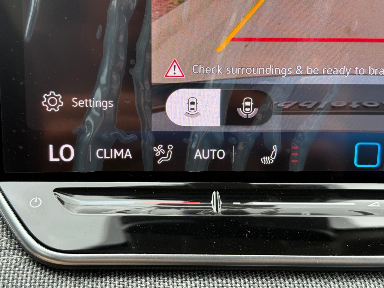 Volkswagen Tiguan Vehicle Image 14