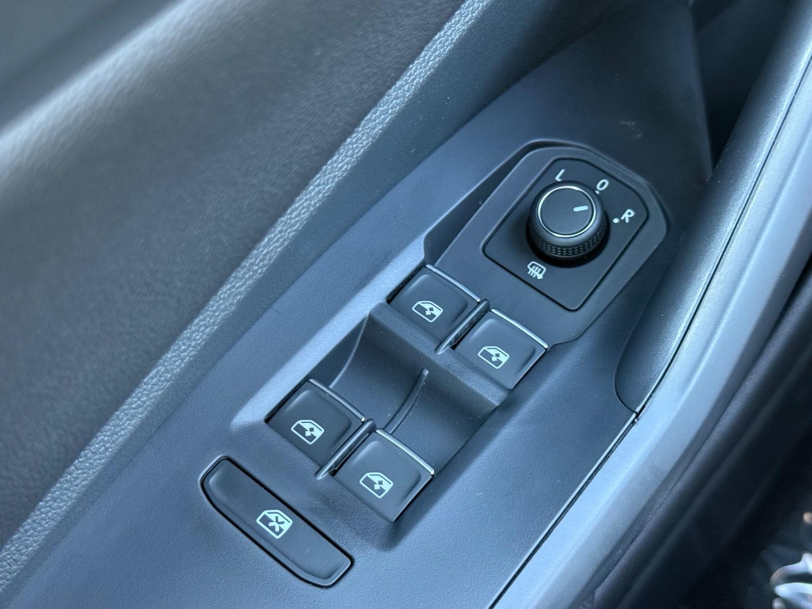 Volkswagen Jetta Vehicle Image 14