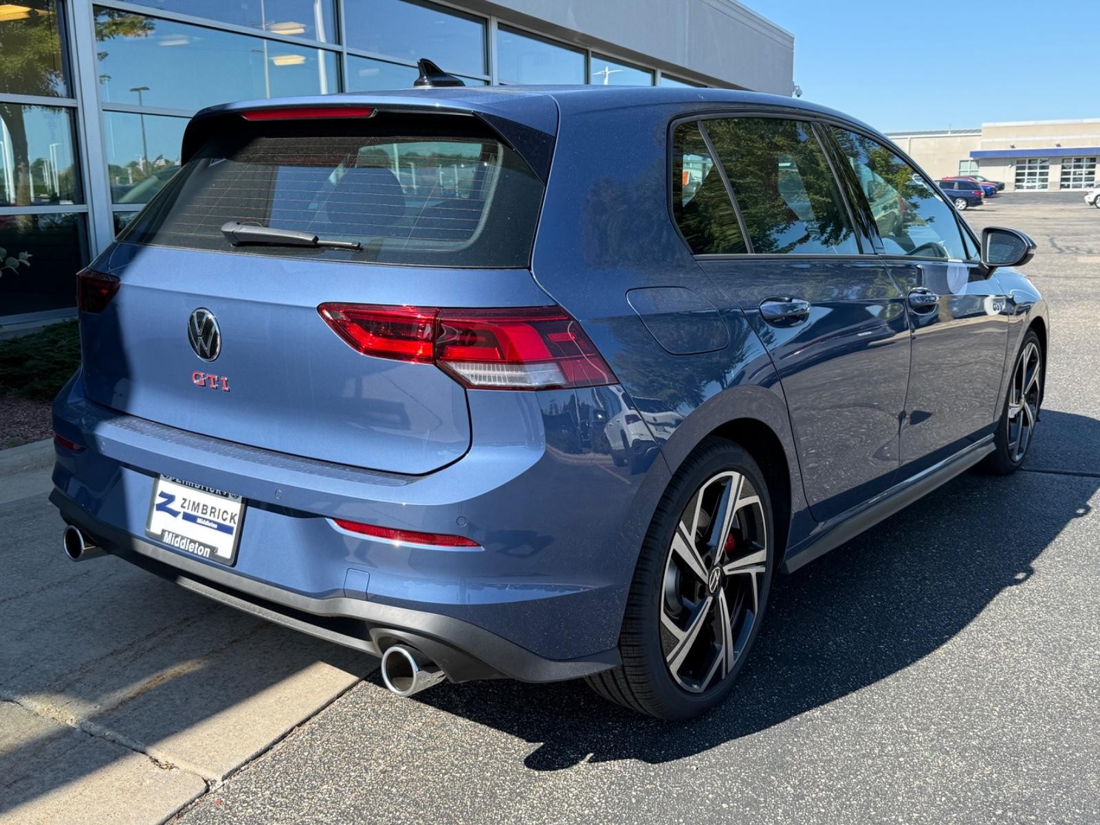 Volkswagen Golf GTI Vehicle Image 03