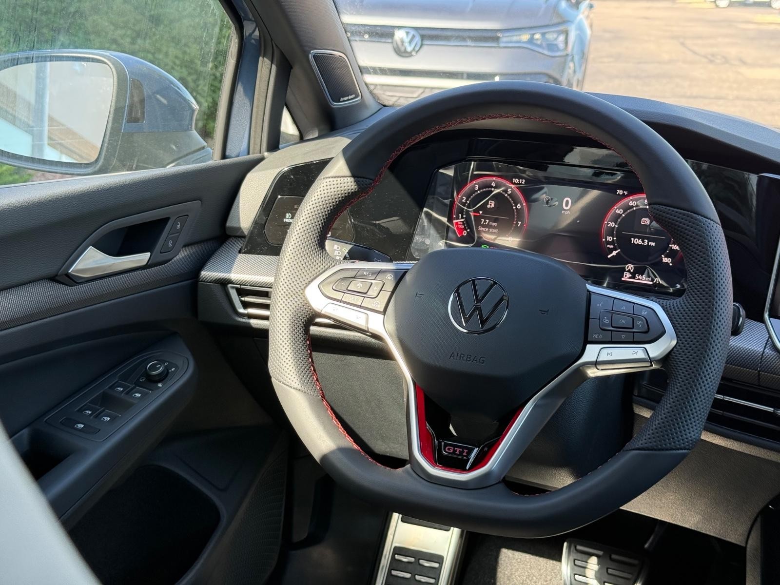 Volkswagen Golf GTI Vehicle Image 09