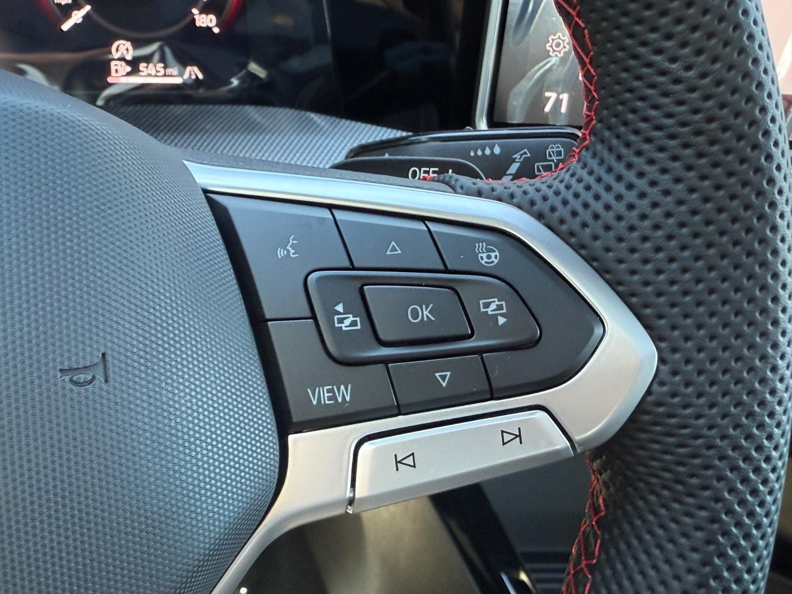 Volkswagen Golf GTI Vehicle Image 12