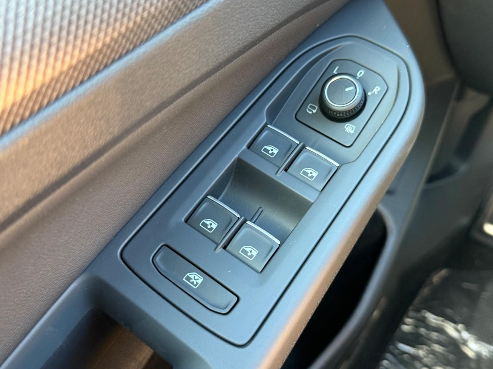 Volkswagen Golf GTI Vehicle Image 15