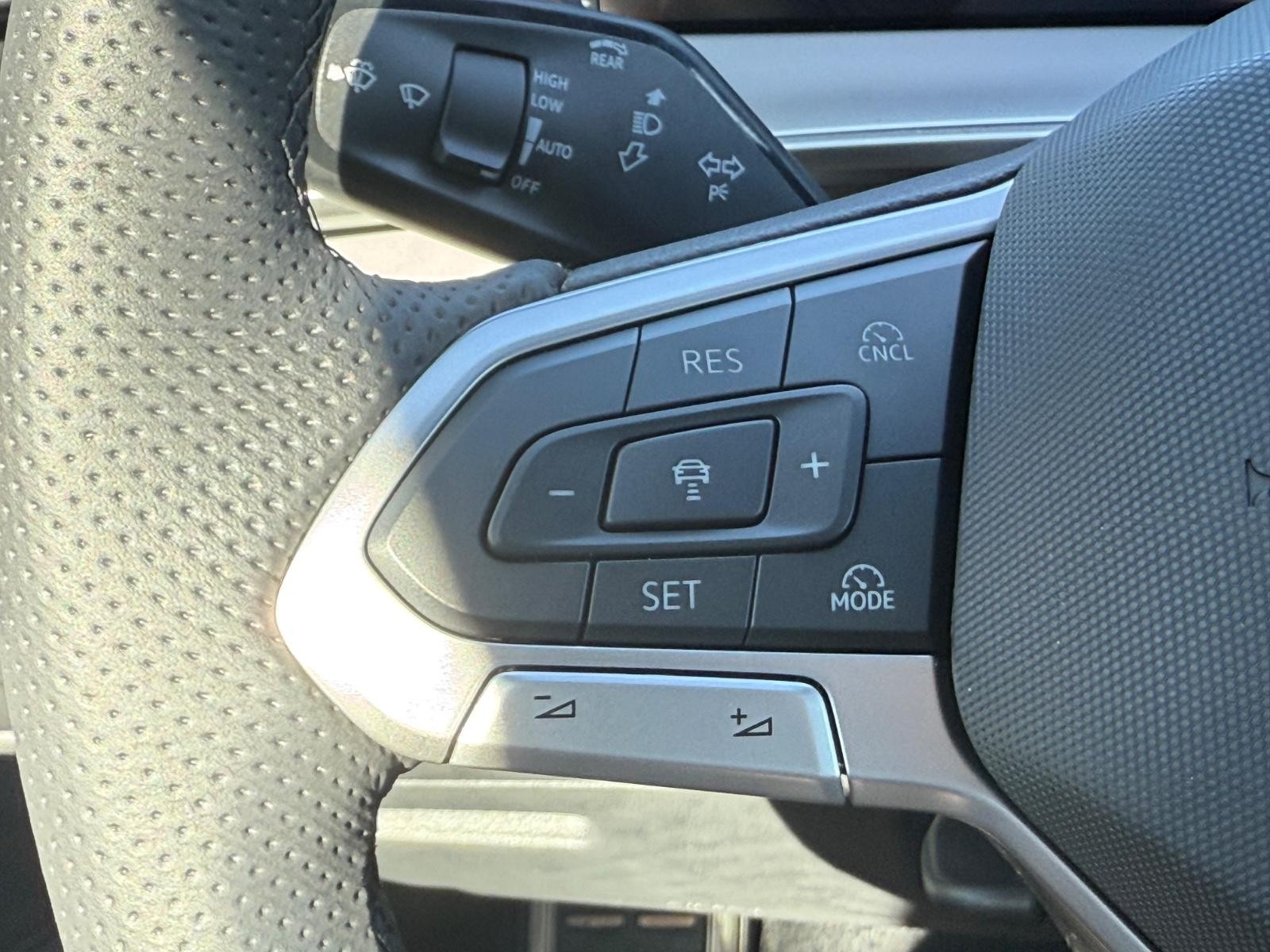 Volkswagen Tiguan Vehicle Image 10