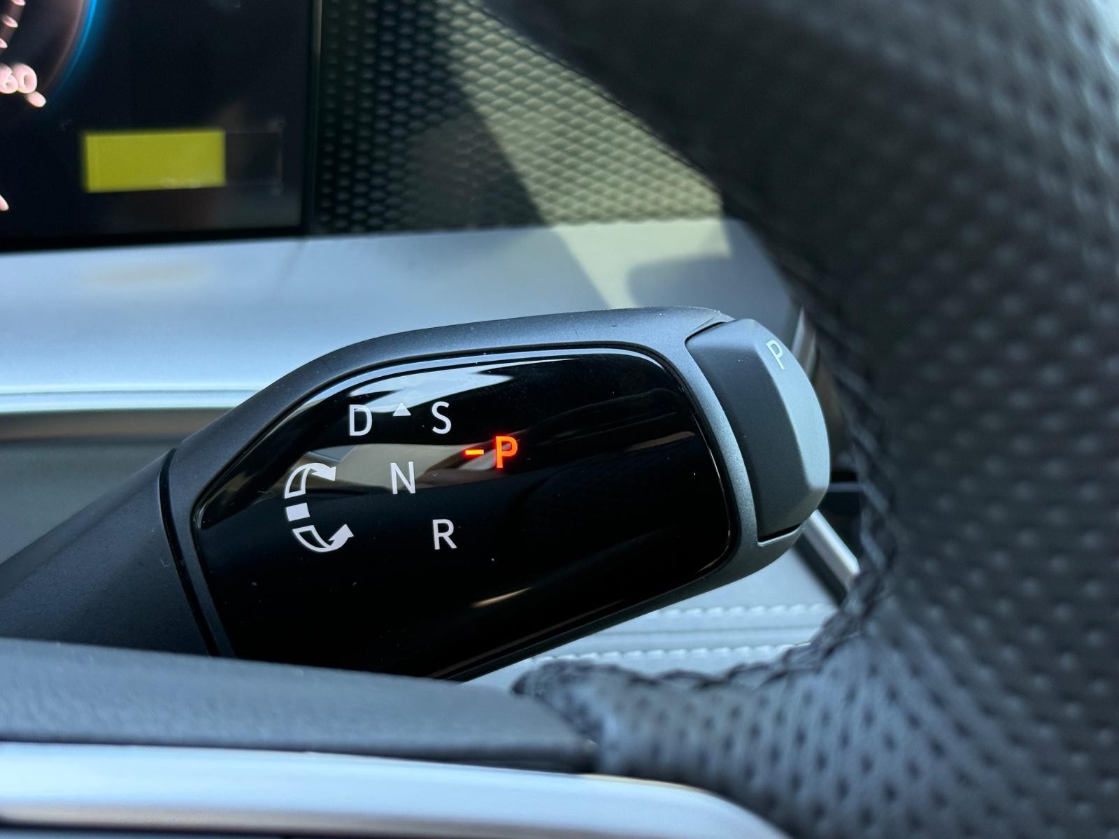 Volkswagen Tiguan Vehicle Image 12