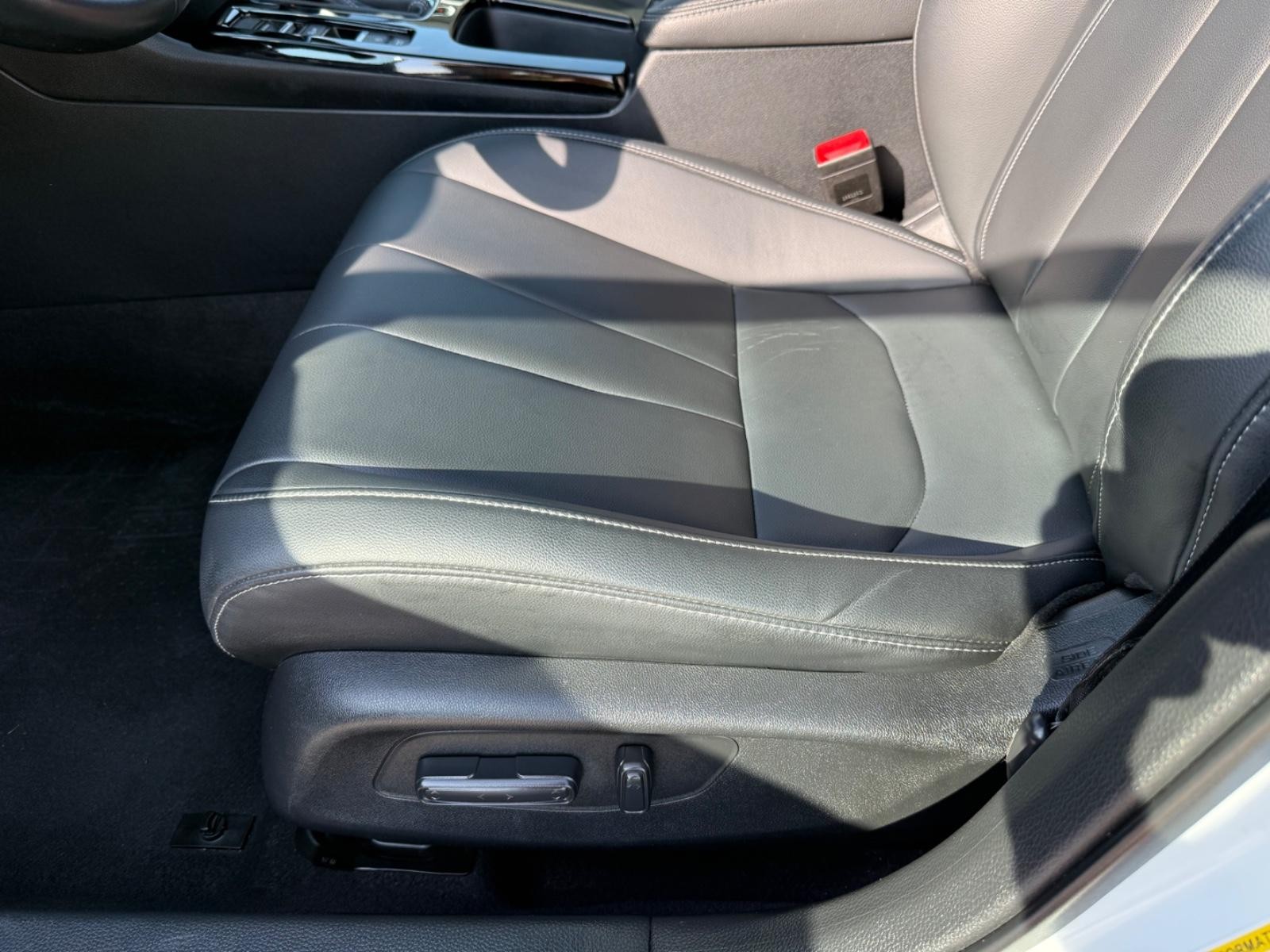 Acura Integra Vehicle Image 21