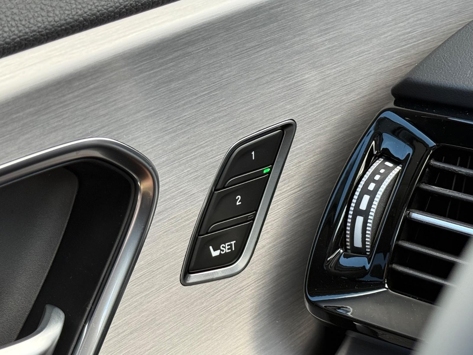 Acura RDX Vehicle Image 15
