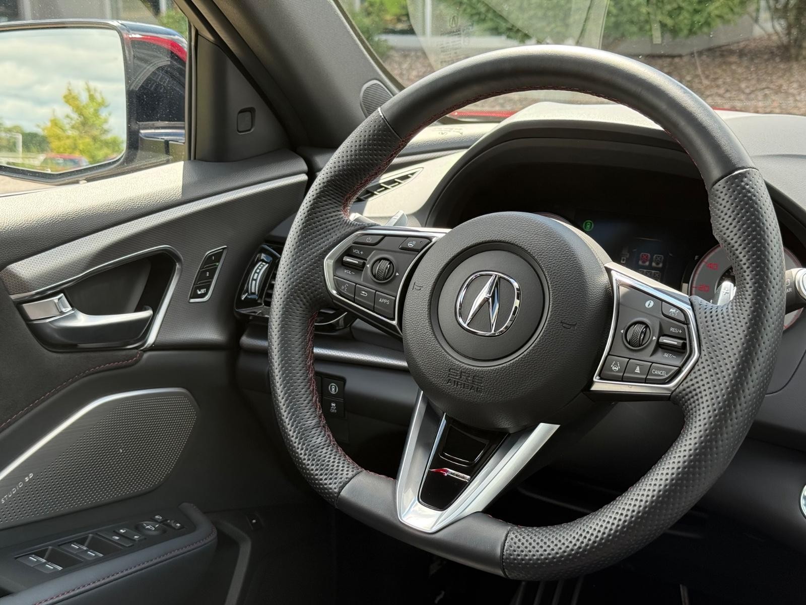Acura RDX Vehicle Image 14