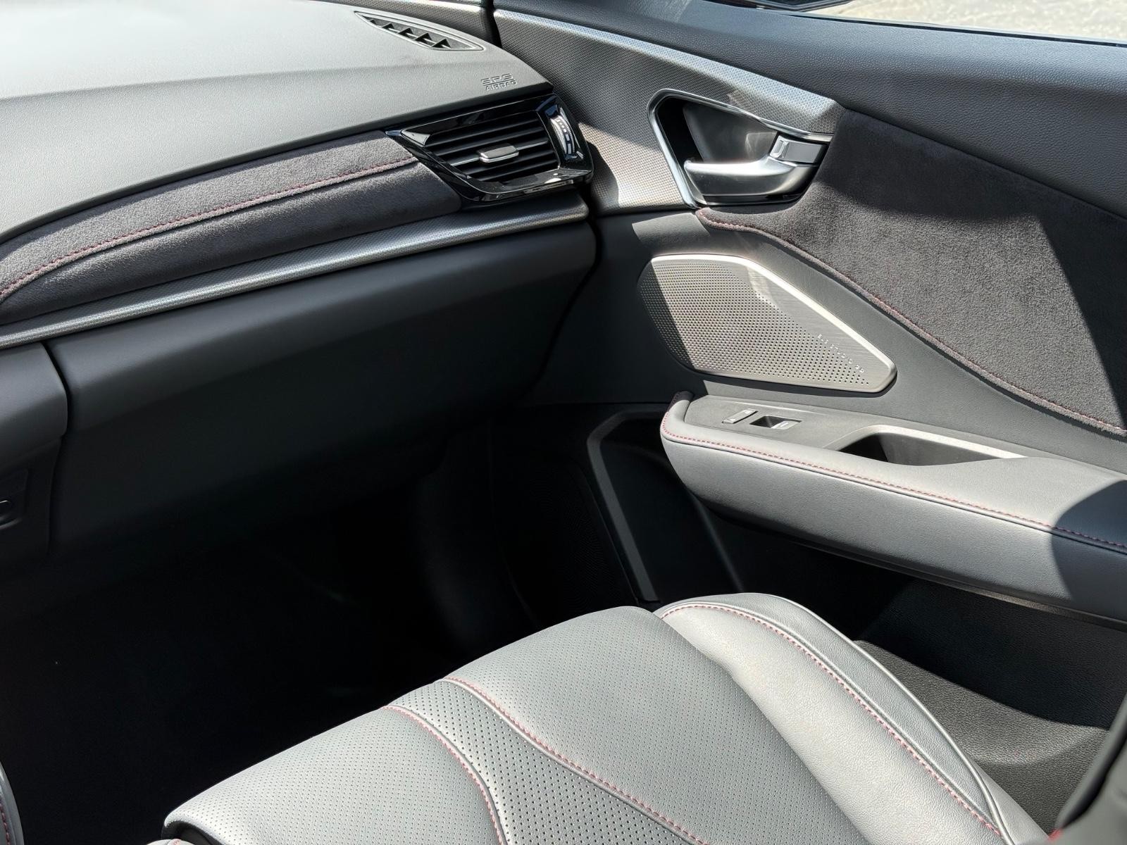 Acura RDX Vehicle Image 15