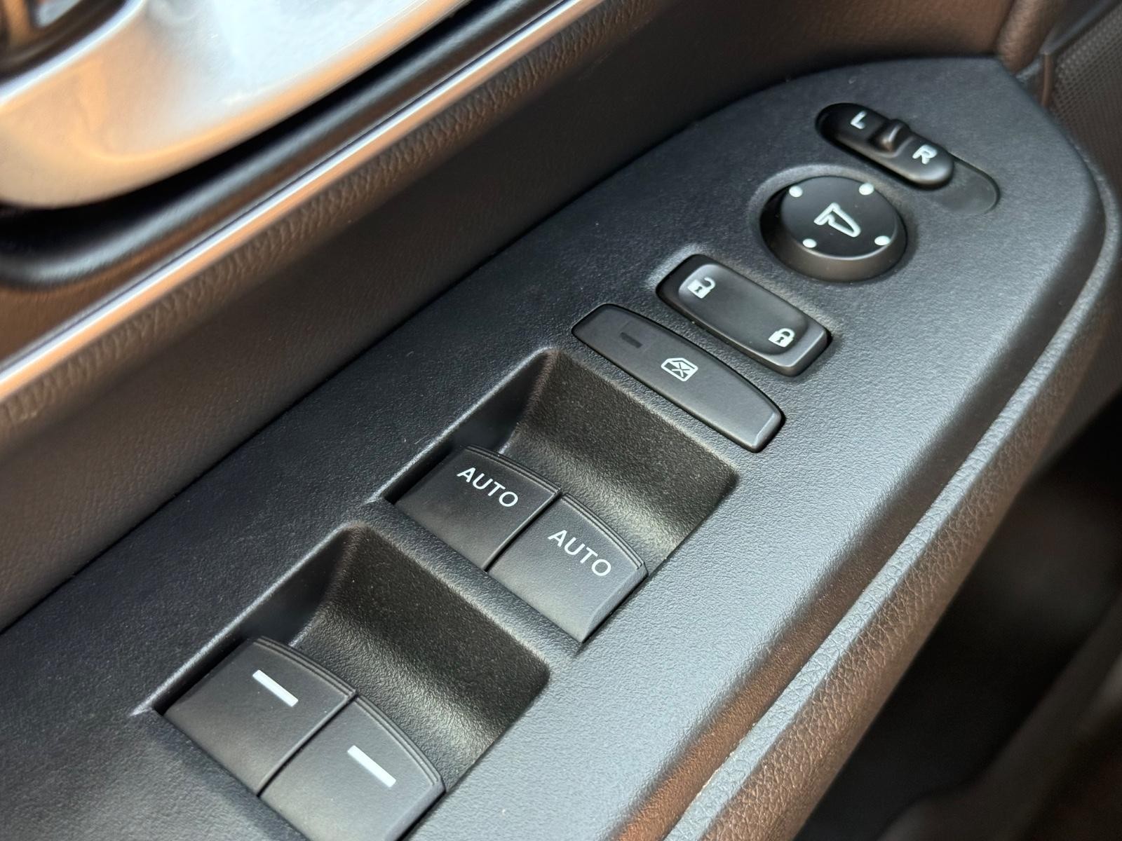 Honda CR-V Vehicle Image 22