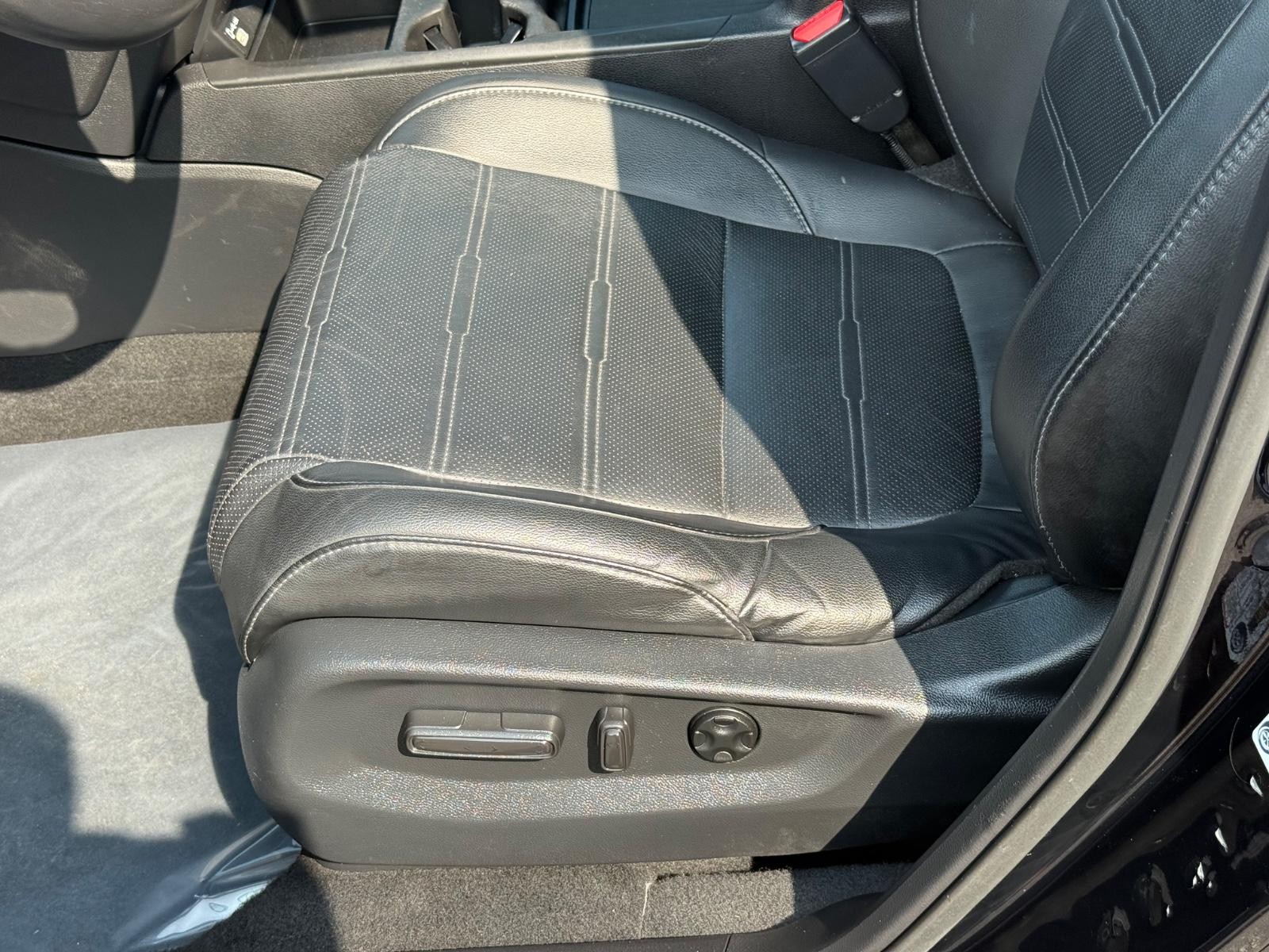Honda CR-V Vehicle Image 23