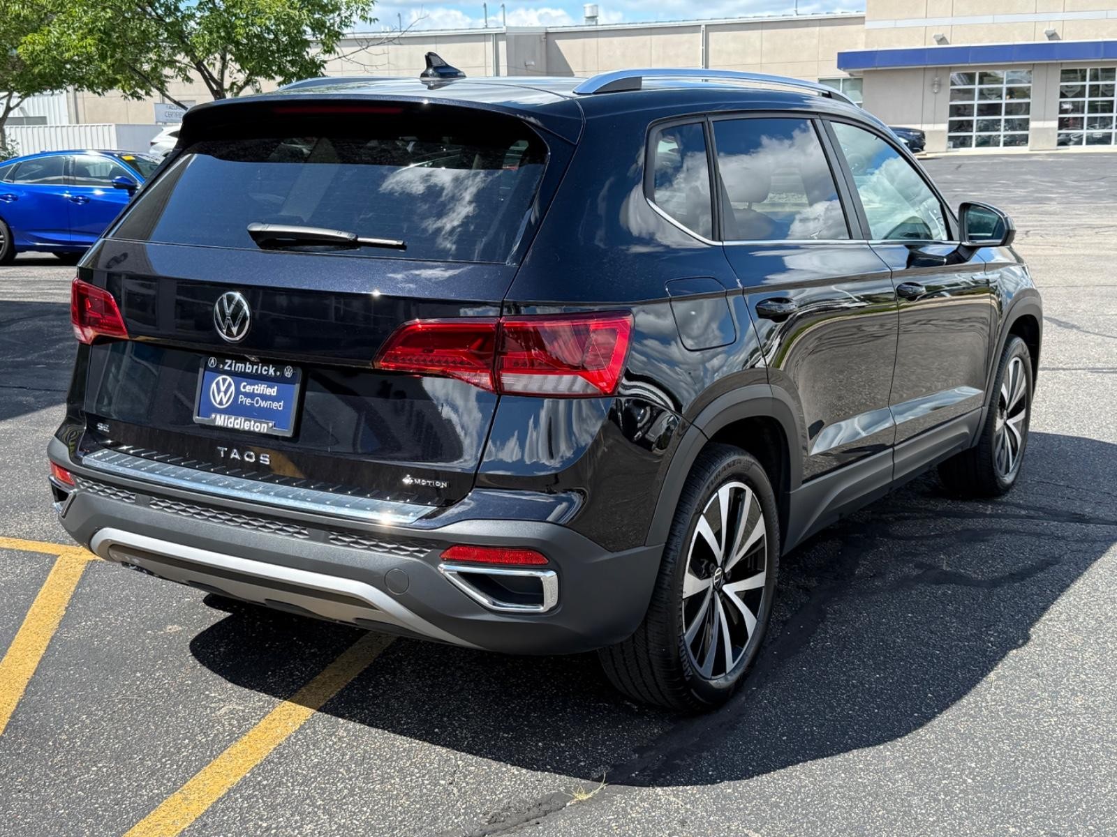 Volkswagen Taos Vehicle Image 03