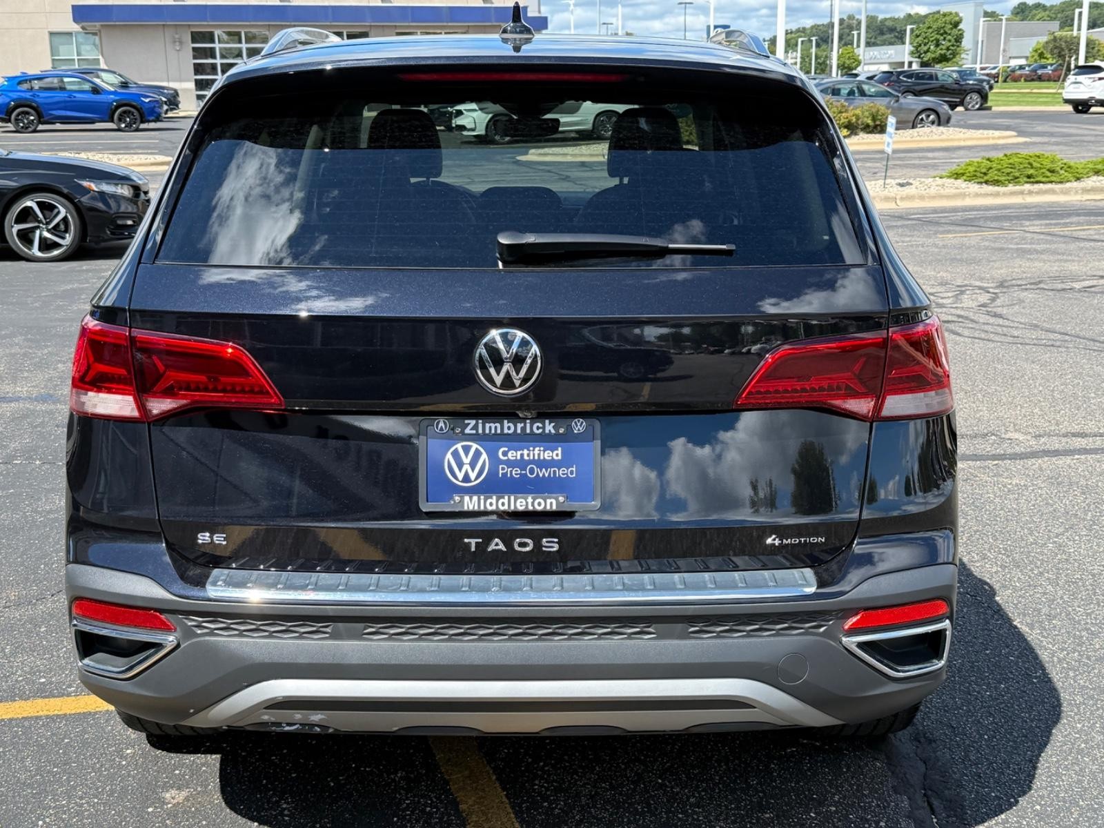 Volkswagen Taos Vehicle Image 04