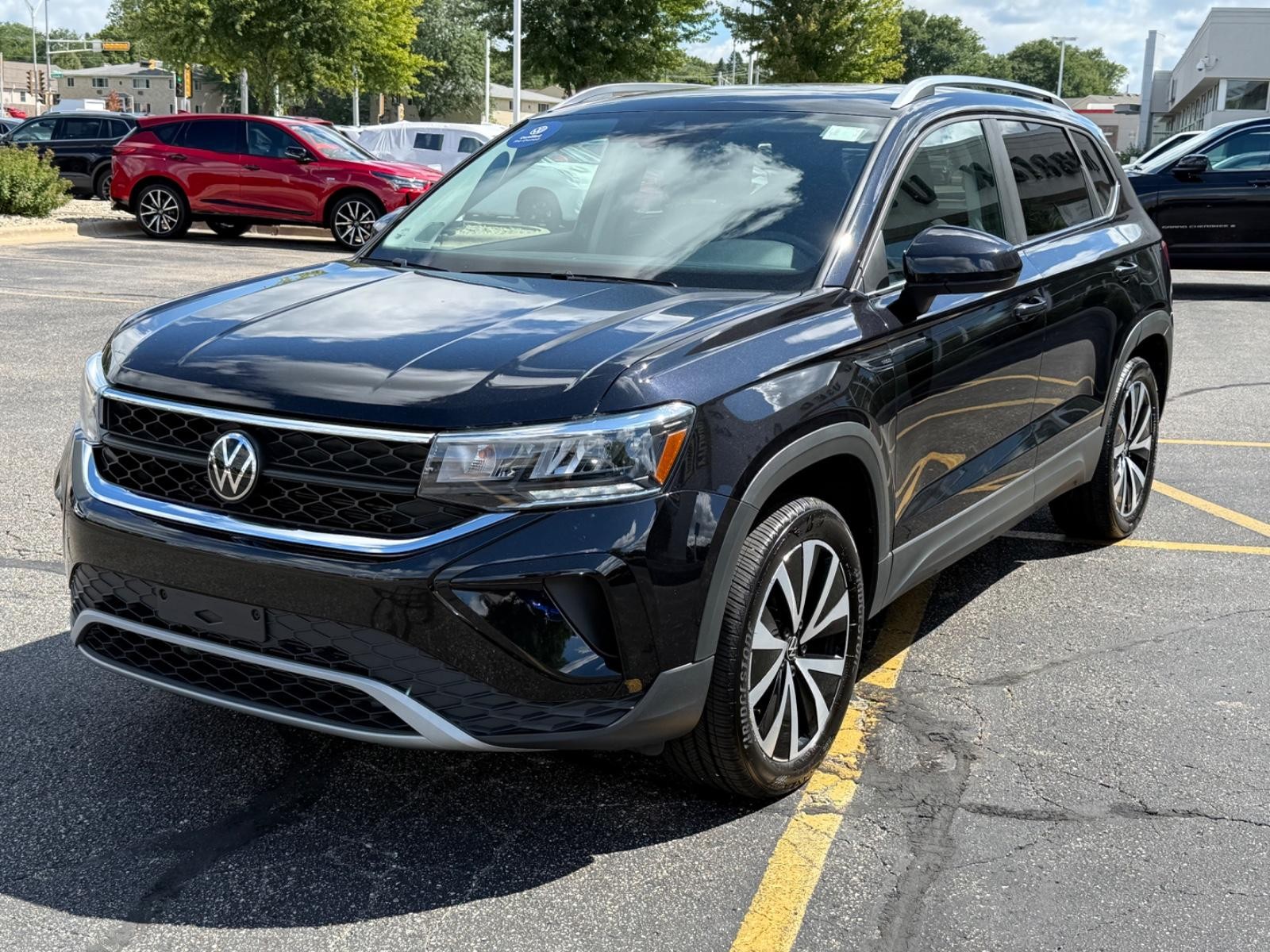 Volkswagen Taos Vehicle Image 08