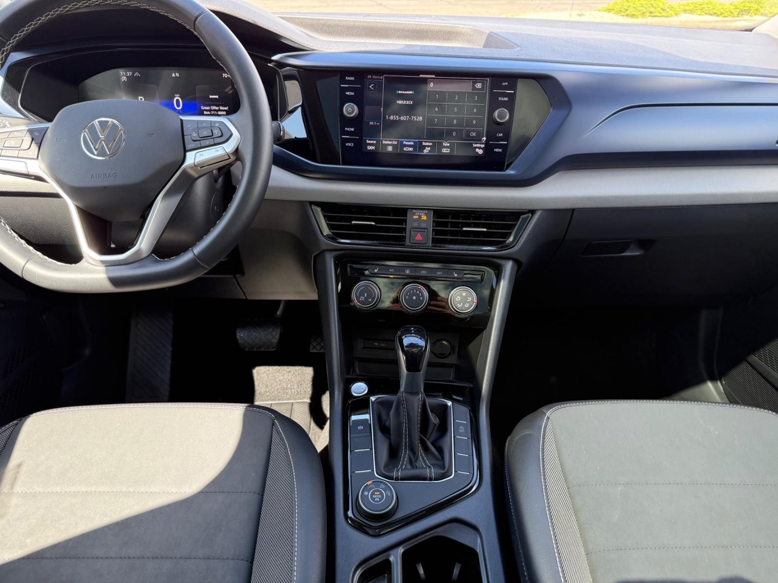 Volkswagen Taos Vehicle Image 11