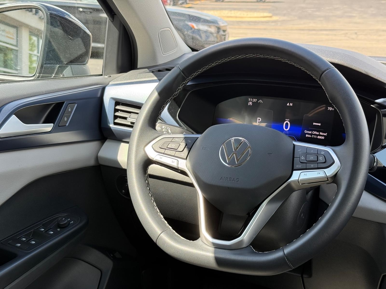Volkswagen Taos Vehicle Image 14